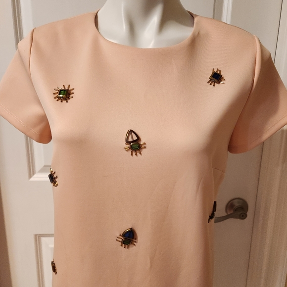 Carmen Marc Valvo peachy blush dress size M with beautiful stones design. - Picture 3 of 7